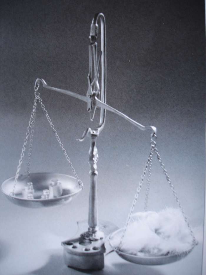 Justice et inégalité : les plateaux de la balance--Justice and inequality: the plateaus of the balance.