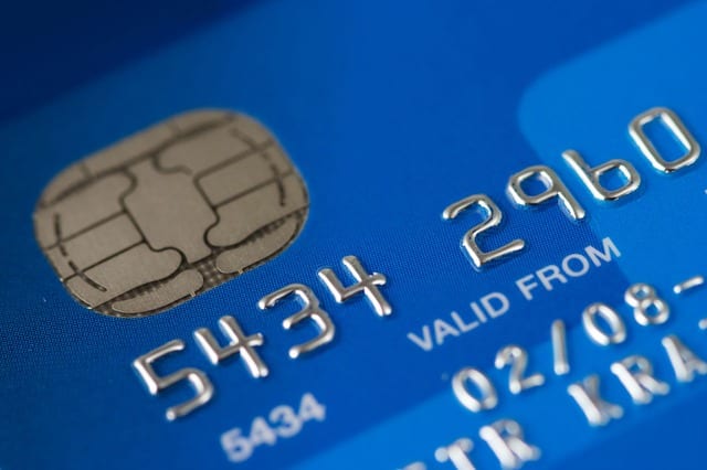 Bricks and mortar banks are gradually disappearing from town and city centers, as financial transactions are increasingly carried out online. Some customers miss the personal touch that traditional banks offer, as well as the expertise of the staff.
