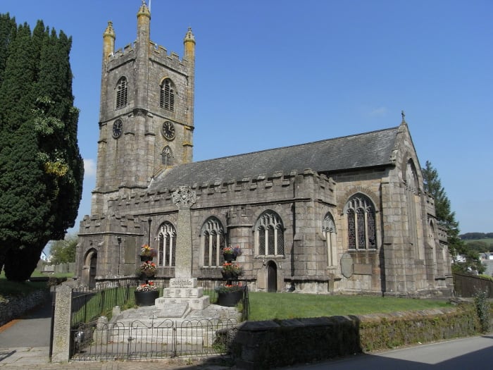 Callington is home to St Mary's Church, which hosts the tomb and effigy of Robert Willoughby, the first Baron Willoughby de Broke, who died in 1502.