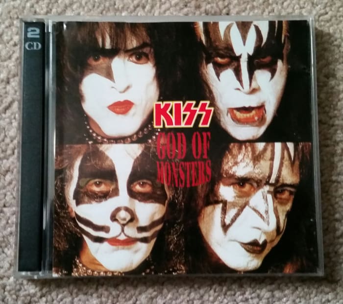 This may be my favorite thrift-store find of all. A live bootleg from KISS' 1996 Reunion Tour. Don't tell Gene Simmons. :)