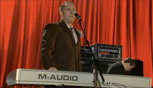 Roddy performing with Faith No More in 2009.