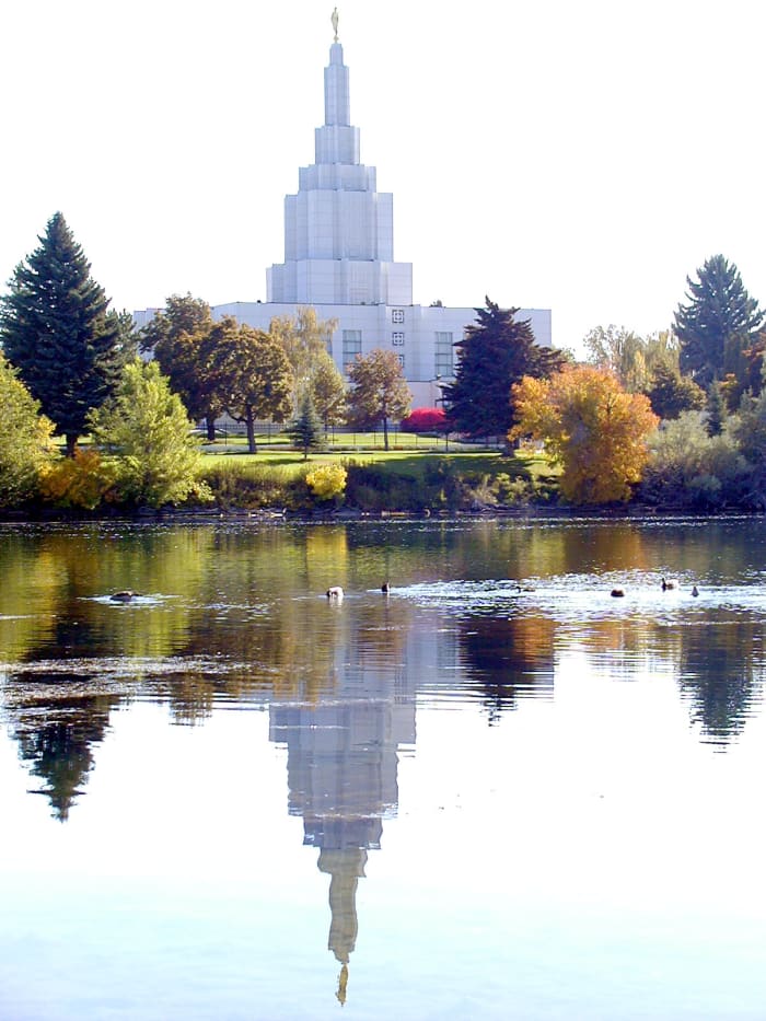 sok LDS fiú és lány szeretne feleségül venni egy Mormon templomban.