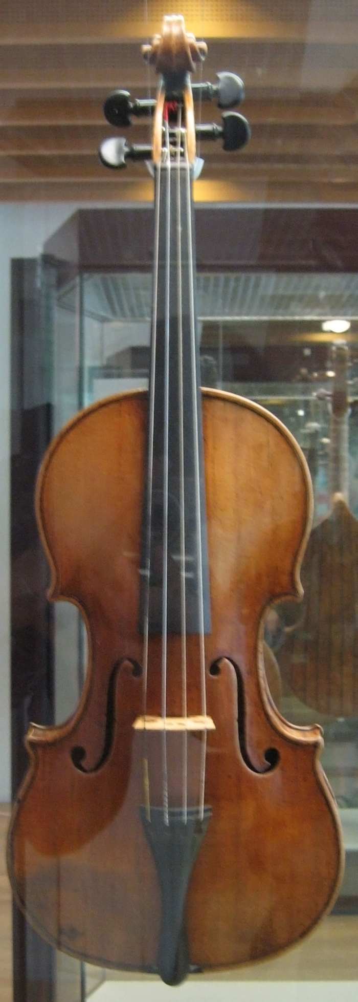This violin is housed in the Musikinstrumentenmuseum in Berlin