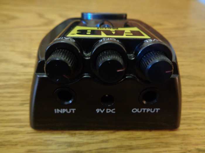 Although a cord was not provided with my Fab, the pedal does have a power jack for a wall plug outlet in if you want to save on batteries, which is a great option if yours gets a lot of use.