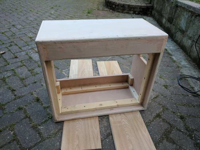 The structure of your DIY guitar cab needs to be solid. Loose parts or flimsy design will greatly degrade the quality of your tone.