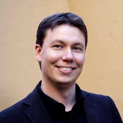 Photograph of Ola Gjeila in 2011.