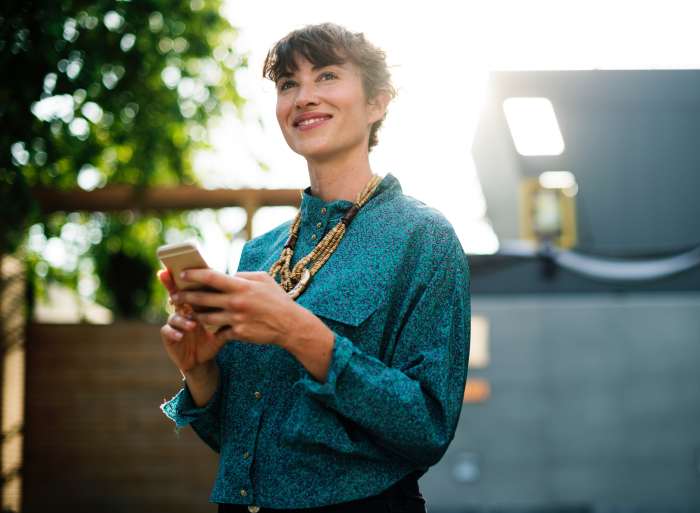 Is that a dreamy, secretive smile on your girlfriend's face after reading an incoming text? That might be cause for concern.