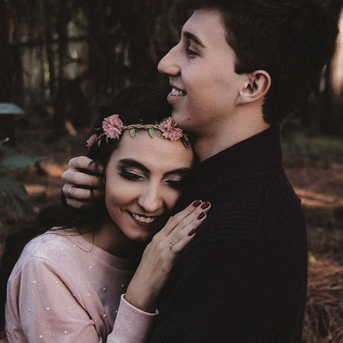 If she's your girlfriend, the hug might transition into a more romantic embrace, like in the photo above. If she's not your girlfriend, don't risk touching her hair or moving your hands down her back without her consent.
