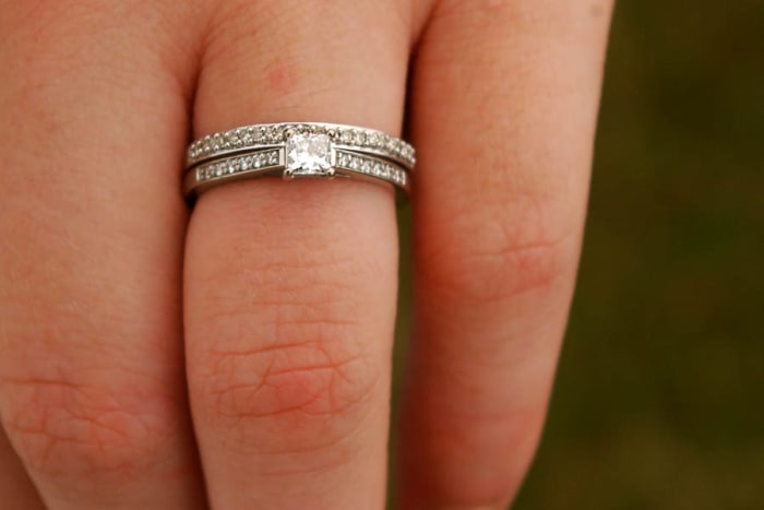 Most women would prefer a ring on the finger before moving in with their mates.
