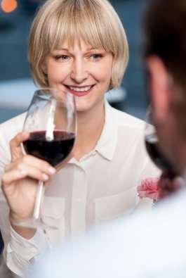 Politely interrupt the host while he or she is having a conversation with someone to say thank you and goodbye.