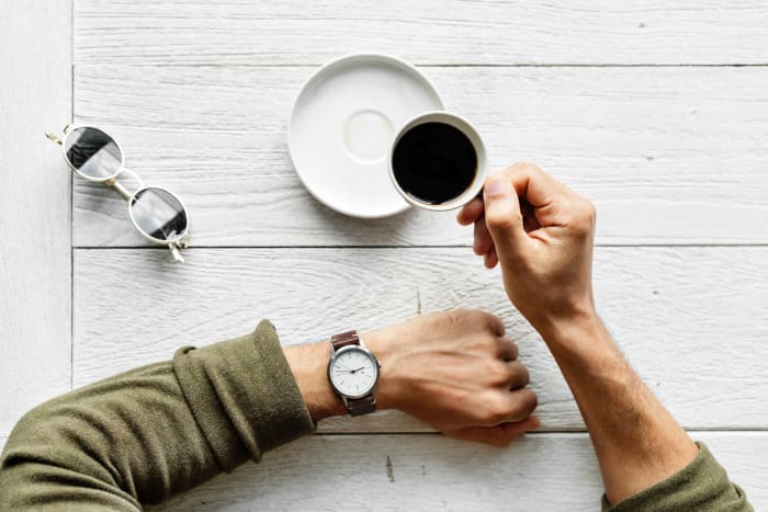 Out with a guy who can't stop checking his watch? If he's acts like he's always got better places to be, he probably doesn't see you as a romantic interest.