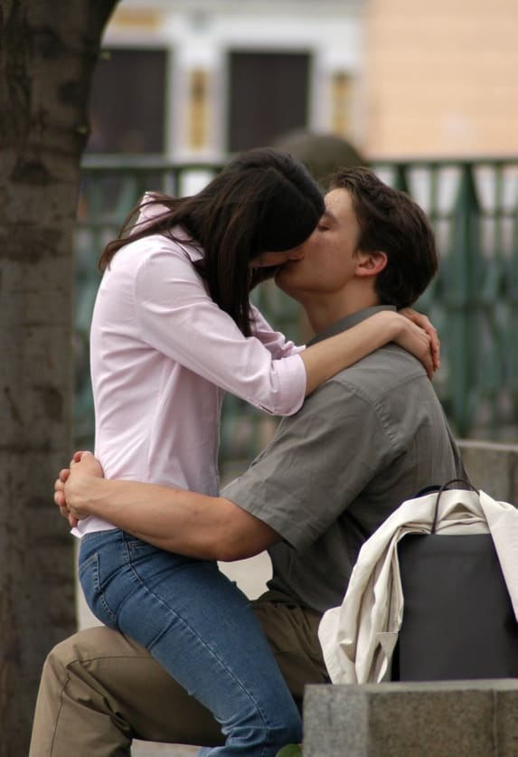 Choose something romantic to do for your sweetheart this year. A public expression of your affection can go a long way to boost her moral!