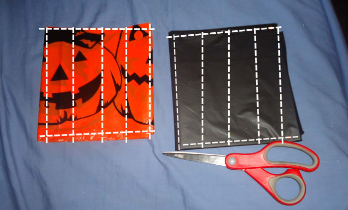 Folded tablecloths. Sorry about the crooked lines. I cut my strips neater than that. I just wanted to give you an idea of what I was talking about.