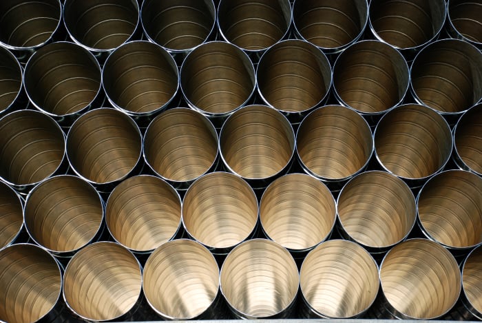 The data pipes are similar to water pipes. The diameter of the pipe determines the quantity that can flow through.