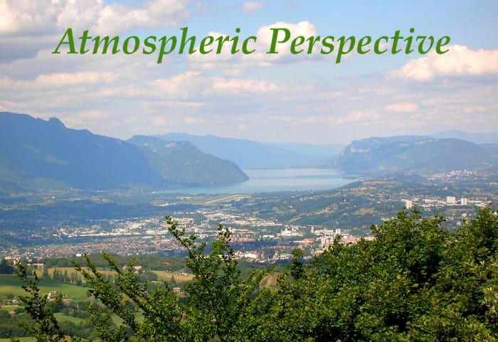 atmosferisch Perspectief kan duidelijk worden gezien in dit landschap van aix-les-bains en het Meer van Bourget in Savoie (franse Alpen)