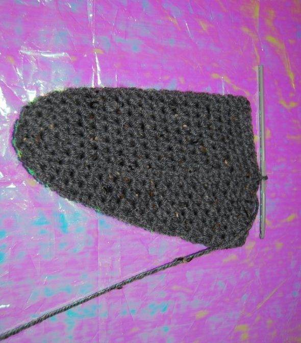 This is how your slipper looks from toe to base of ankle before we split to work in rows for the heel area.