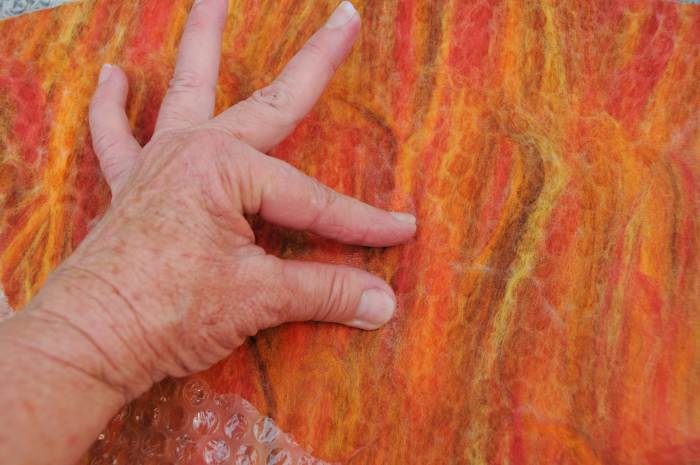 Using two fingers pinch the fibers to make sure that they no longer move under your fingers This is known as the 'pinch test'