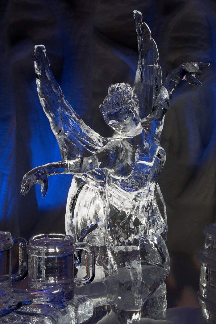 Ice sculptures require speed when working because of the cold temperatures. The life length depends on the temperature of the environment.