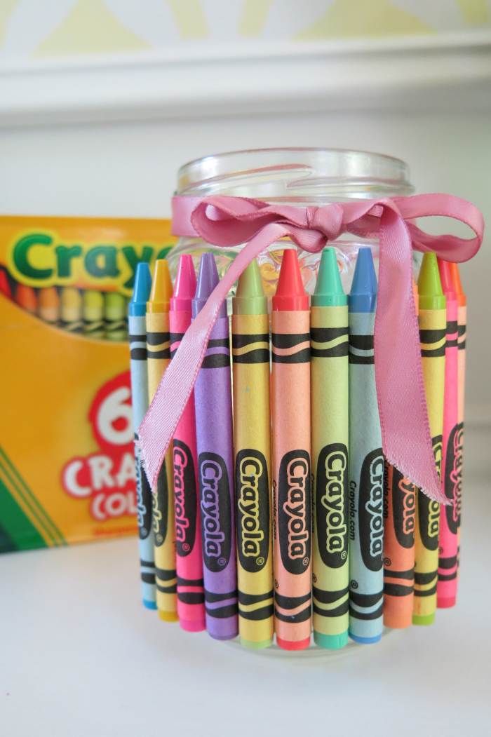 How to Make CrayonCovered Jars for Party Favors & Gifts