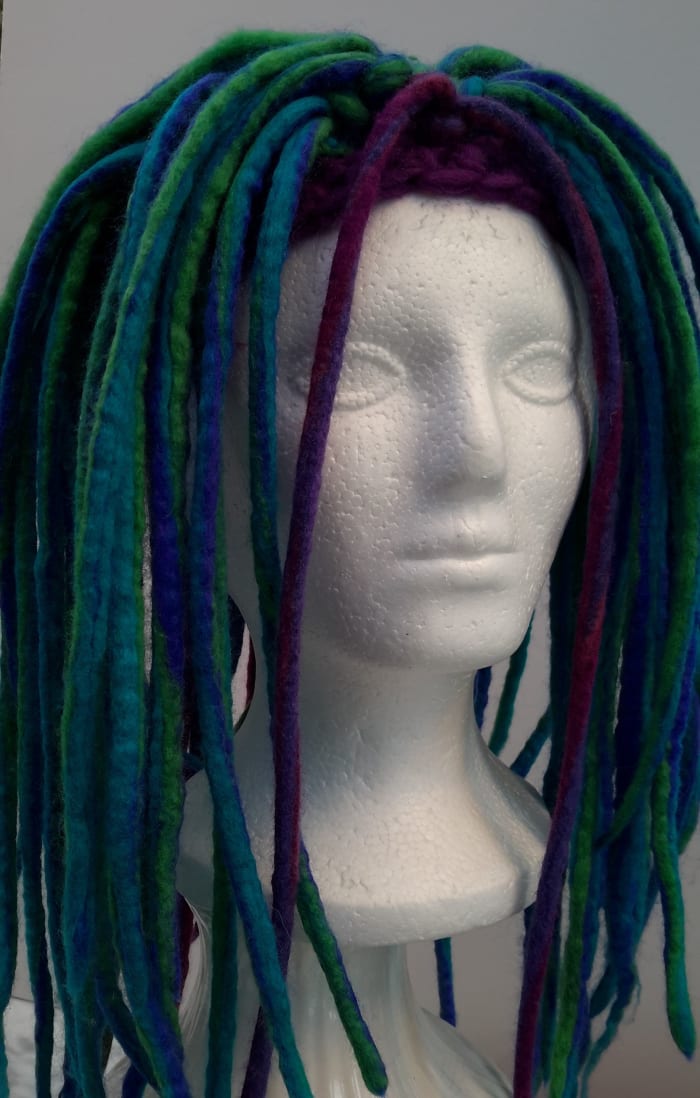 The polystyrene mannequin is very useful to ensure the dreads look realistic on the head.