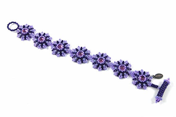Link a handful of flowers together to create a stunning bracelet or necklace.