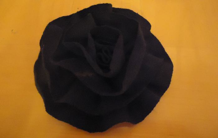Finished! Just FYI- This one is large- measuring almost 5" across... the strip I used was a little over 1.5 inches wide.