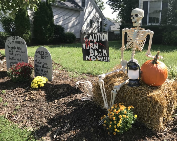 Tombstone Ideas for Your Halloween Graveyard - FeltMagnet - Crafts