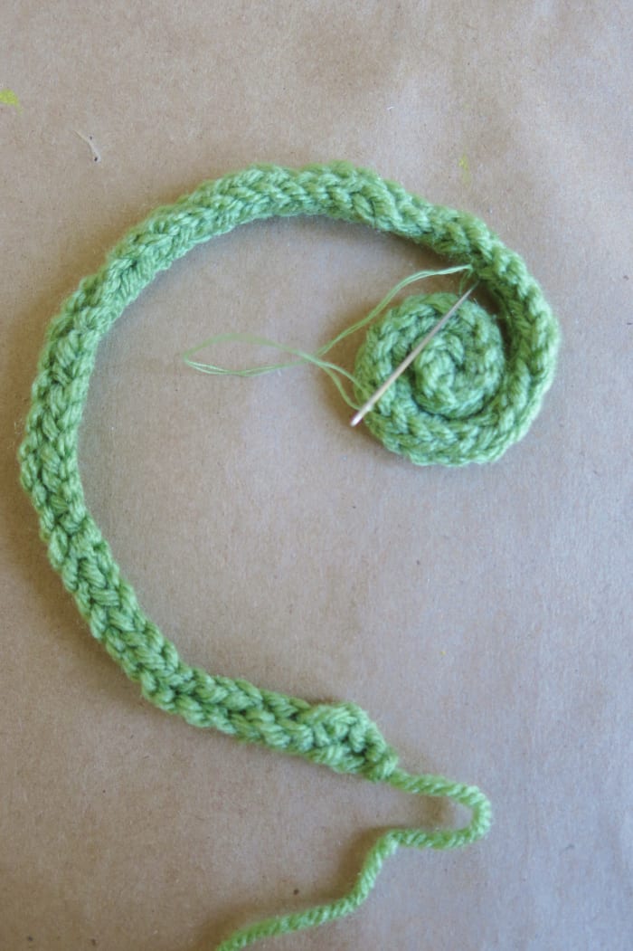 Free Knitting Pattern for an Easy Yarn Ball Bookmark ...