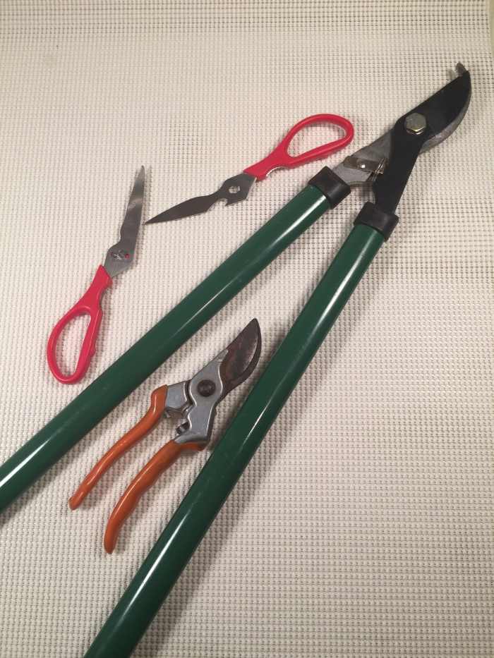 Types of Cutting Tools and Their Various Uses Around the House