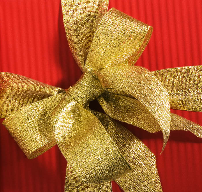 Since you may not know your coworker as well as you know your best friend, try to choose a gift that anyone would appreciate, regardless of their lifestyle.