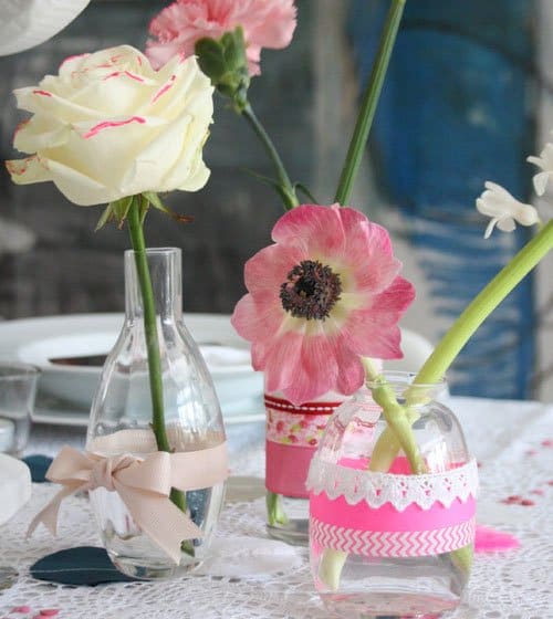 DIY pomysły na dekorację stołu ślubnego | neonowy jasny stół