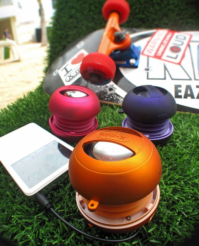 Modern mini portable speakers can put out a big sound, both in terms of overall volume and bass. These compact audio devices can be used pretty much anywhere and with most devices that produce an audio output.