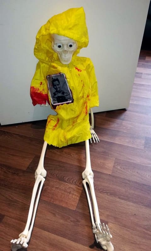 Learn how to make this Georgie skeleton Halloween decoration from the film "IT" from scratch.