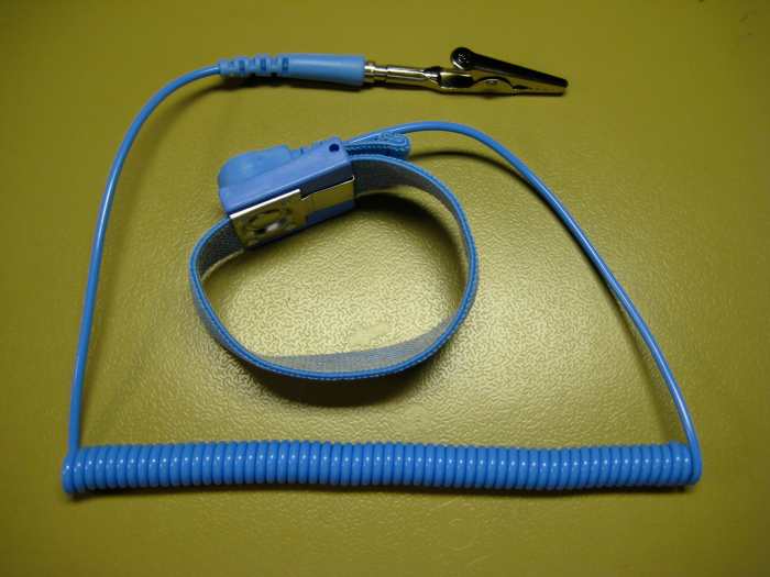 Antistatic wrist strap
