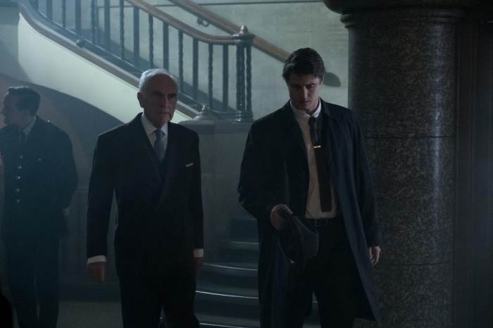 Terrence Stamp and Max Irons as Chief Inspector Taverner and Detective Charles Hayward in Crooked House (2017)
