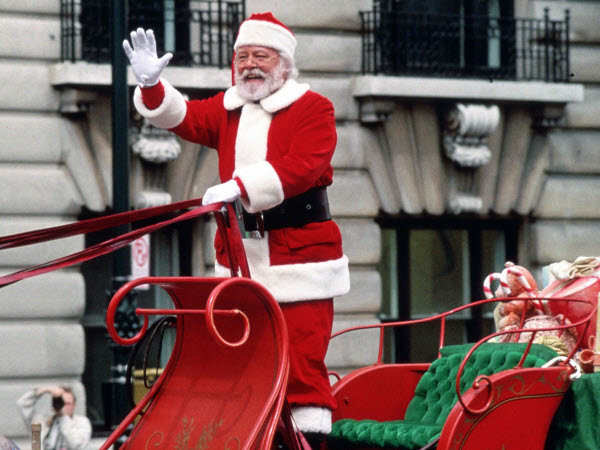 Attenborough's Kris Kringle is a fine imitation of Gwenn's heart-warming performance but doesn't bring anything new to the table.