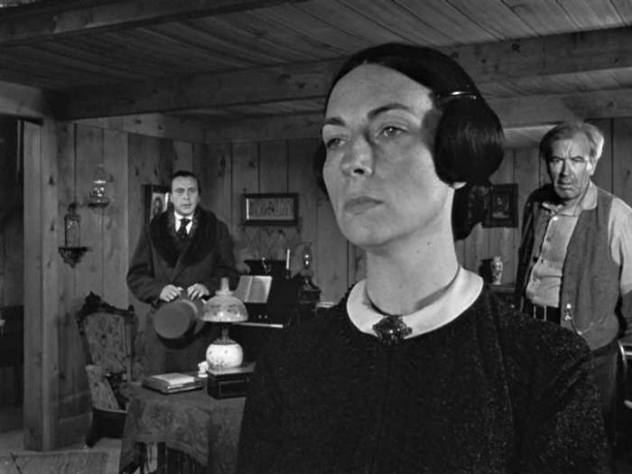 Agnes Moorehead's icy stare when she explains her determination to get rid of her young son, Charlie Kane, and send him away to the East.