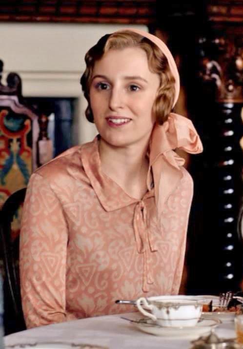 'Downton Abbey': Lady Edith's Most Memorable Costumes - ReelRundown