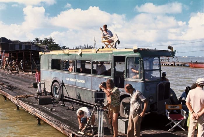 "Live and Let Die" on the film set Roger Moore seated on the top deck, on Sunday, December 10, 1972.