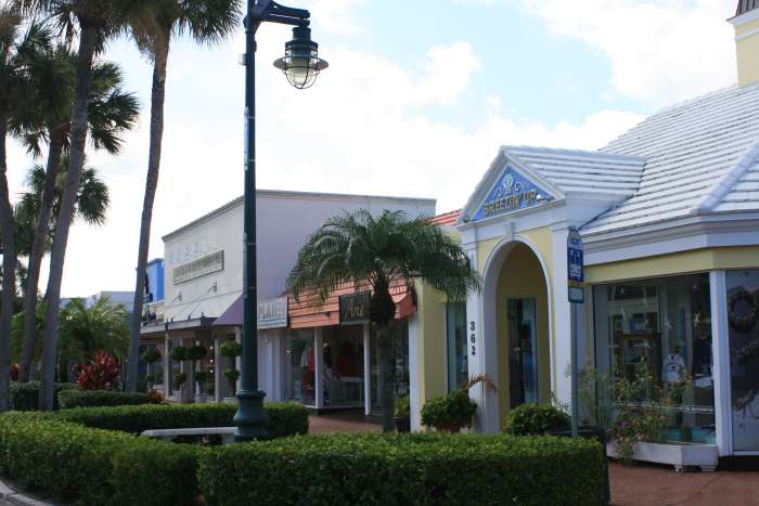 St. Armands Circle offers shopping and dining in a unique setting.