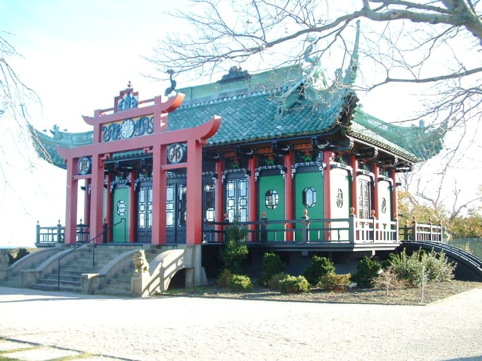Front of Chinese Tea House overlooks the waterview in previous photo.