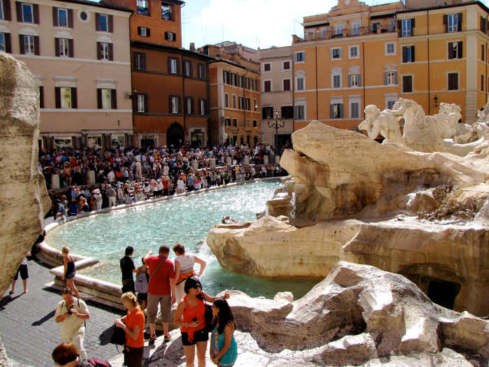 The Piazza di Trevi can be a crowded place.