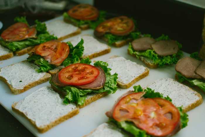 Whether you pack a lunch or plan a stop on the way, knowing your dining plans before you leave on your trip will be instrumental in reducing travel-related stress.