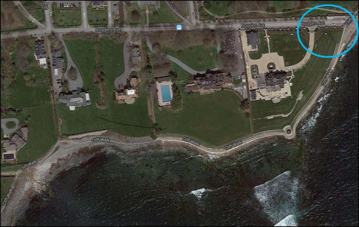 Notice how the Walk drops off in the middle of the photo. You can still navigate this area, but be careful.