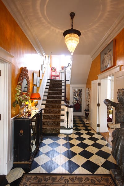 Inside the Pomegranate Inn.