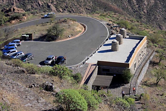 The Visitor Centre and small car park at Roque Bentayga Archaeological Park. The Centre is well planned and attractively laid out, and staffed by enthusiasts