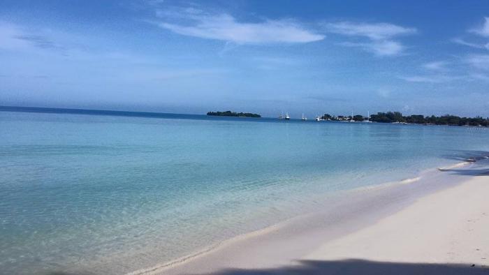 Going to the beach will always be one of the best things to do with kids in Grand Cayman.