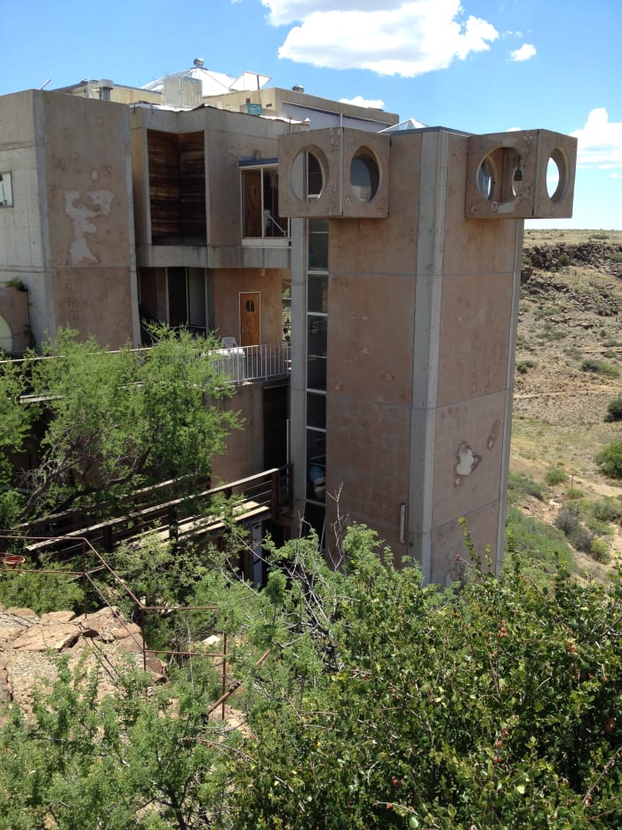 Three story visitor entrance to Arcosanti. To save space there are no roads inside the complex. There are also no elevators or escalators within Arcosanti in its current state.