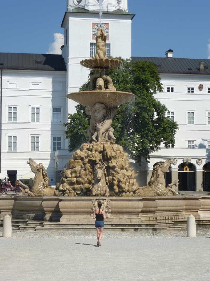 I had only one thing in mind when looking for a hostel in Salzburg, Austria and that was being within walking distance to as many items on my "I saw this in The Sound of Music" list.