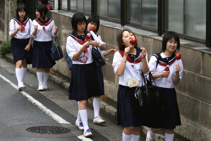 Eating while walking is discouraged